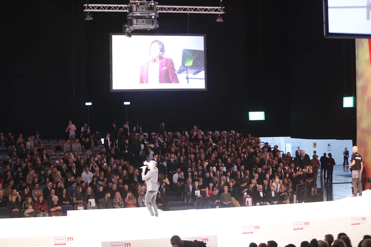 Deejay Plus sorgt für erstklassige Musik auf dem Mode-Event am Catwalk.